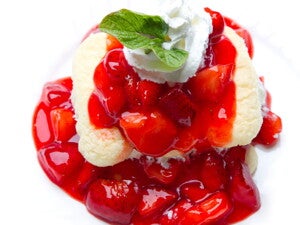 Cremoso de vainilla con salsa de frutos rojos Cremoso de vainilla con salsa de frutos rojos