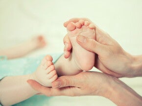 guia_para_darle_masajes_a_tu_bebe_nestle_mom_me guia_para_darle_masajes_a_tu_bebe_nestle_mom_me