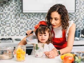 Guia para comenzar a darle a tu bebe alimentos solidos
