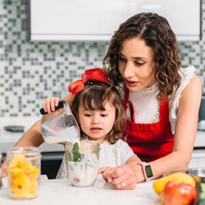 Guia para comenzar a darle a tu bebe alimentos solidos