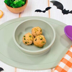 Bolitas de queso con espinacas y NESTUM® Bolitas de queso con espinacas y NESTUM®