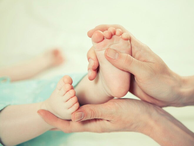 guia_para_darle_masajes_a_tu_bebe_nestle_mom_me guia_para_darle_masajes_a_tu_bebe_nestle_mom_me