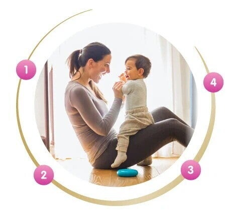 mamá jugando con su bebé mamá jugando con su bebé